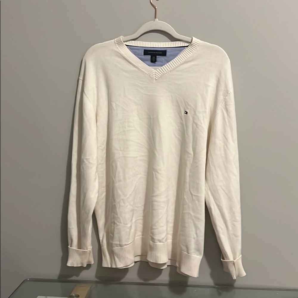 Large Tommy Hilfiger sweater